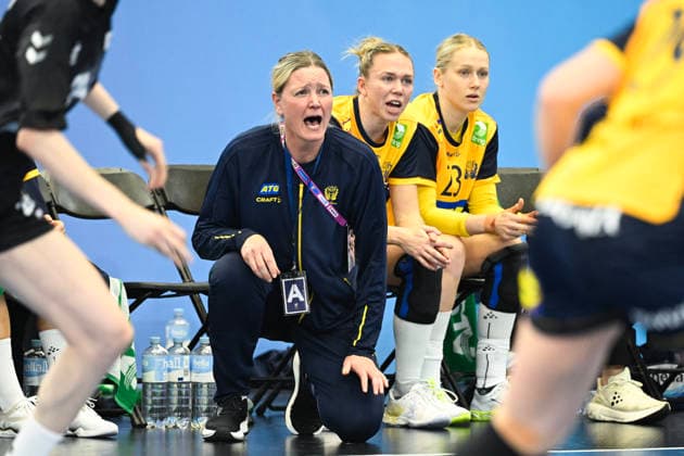 DORTMUND, GERMANY 20251205 Johanna Wiberg assistant coach during Fridays main round match of the Womens Handball World Cup between Sweden and South Korea at Westfalenhalle in Dortmund, Germany DORTMUND GERMANY x10070x  Copyright: xJessicaxGow TTx HANDBOLLS-VM 2025 SVERIGE-SYDKOREA
