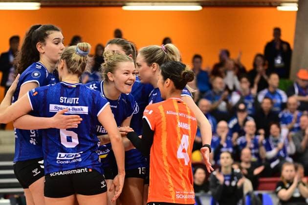 Match scene with Lucia Varela Gomez 12 Allianz MTV Stuttgart and Pauline Martin 11 Allianz MTV Stuttgart 1 Volleyball Bundesliga Women Allianz MTV Stuttgart against VfB Suhl LOTTO Thüringen, on 05 12 2025 Match scene with Lucia Varela Gomez 12 Allianz MTV Stuttgart and Pauline Martin 11 Allianz MTV Stuttgart Copyright: xMichaelxGelhardtx