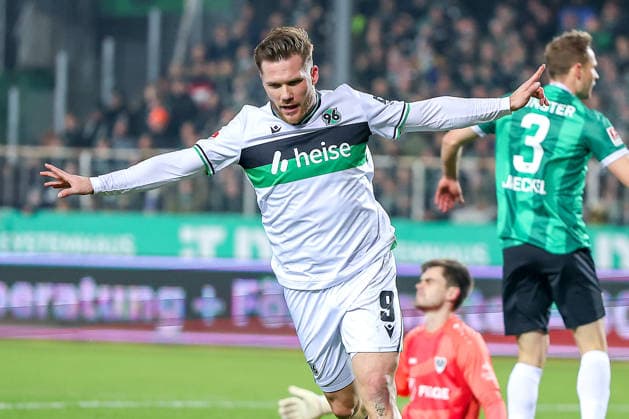 05 12 2025, Football, Preußen Münster Hannover 96, 2 Fußball Bundesliga, Preußenstadion, Saison 2025 2026 Torjubel nach dem Tor zum 1 0 durch Torschütze Benjamin Källman Hannover96 09 DFB regulations prohibit any use of photographs as image sequences and or quasi video Nordrhein Westfalen Germany