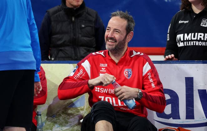 05 12 2025, Germany, Bietigheim, Handball 2 Bundesliga, SG BBM Bietigheim vs HC Oppenweiler Backnang, Coach Iker Romero BBM