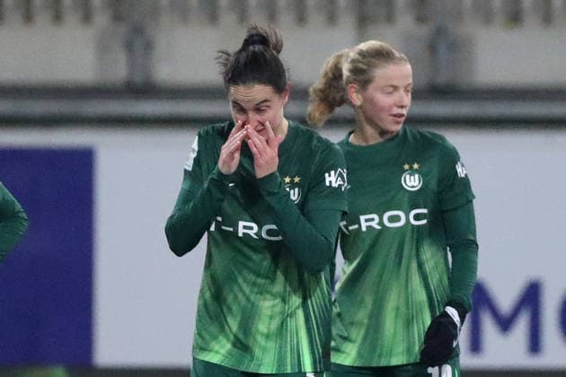 VfL Freiburg, BL Frauen Wolfsburg, 05 12 2025, FUßBALL VfL Wolfsburg vs SC Freiburg, Google Pixel Frauen Bundesliga, Saison 2025 26 Caitlin Dijkstra VfL Wolfsburg after the goal to 2 1 Wolfsburg