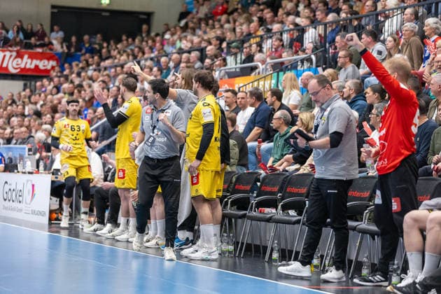 Joy rejoice rejoice, celebrate the goal, celebrate the goal, celebration at Team Krefeld HBW Balingen Weilstetten HSG Krefeld Niederrhein, Handball 2 Bundesliga, Matchday 14, Season 2025 2026, 05 12 25 HBW Balingen Weilstetten HSG Krefeld Niederrhein, Handball 2 Bundesliga, Matchday 14, Season 2025 2026, 05 12 25 Balingen Copyright: xEibner-Pressefoto KirstenxThiemax