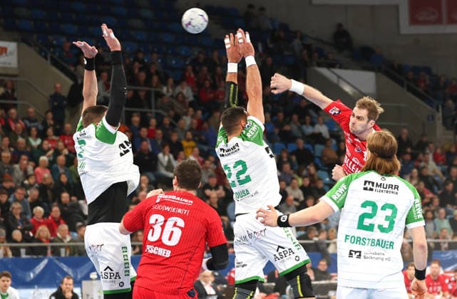 05 12 2025, Germany, Bietigheim, Handball 2 Bundesliga, SG BBM Bietigheim vs HC Oppenweiler Backnang, right Tom Wolf BBM