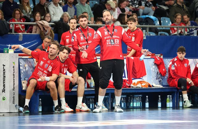 05 12 2025, Germany, Bietigheim, Handball 2 Bundesliga, SG BBM Bietigheim vs HC Oppenweiler Backnang, Coach Iker Romero BBM