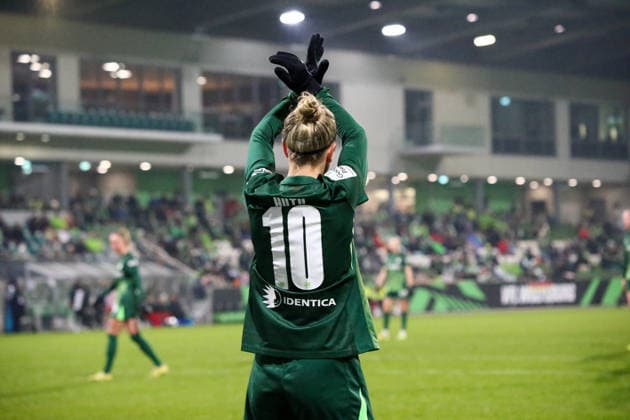 Germany Womens Bundesliga 2025 26, 12 Matchday VfL Wolfsburg VS SC Freiburg AOK Stadion Wolfsburg Svenja Huth VfL Wolfsburg Women, 10 Copyright: xAymanxAlahmedx