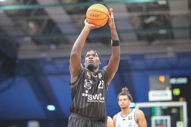 Free throw Melkisedek Kwaku Moreaux Tigers Tuebingen, 23 , PS Karlsruhe LIONS vs Tigers Tuebingen, Basketball ProA 2 Bundesliga, 11 Matchday, Season 2025 2026, 05 12 2025, PS Karlsruhe LIONS vs Tigers Tuebingen, Basketball ProA 2 Bundesliga, 11 Matchday, Season 2025 2026, 05 12 2025 Karlsruhe Copyright: xEibner-Pressefoto JanxPrihodax EP_JPA