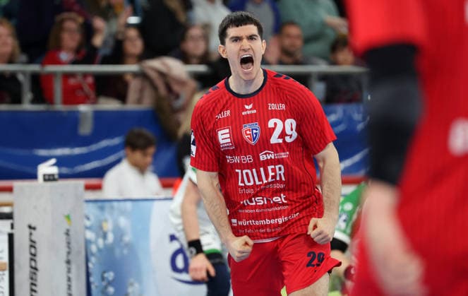 05 12 2025, Germany, Bietigheim, Handball 2 Bundesliga, SG BBM Bietigheim vs HC Oppenweiler Backnang, Moritz Strosack BBM cheers, cheers