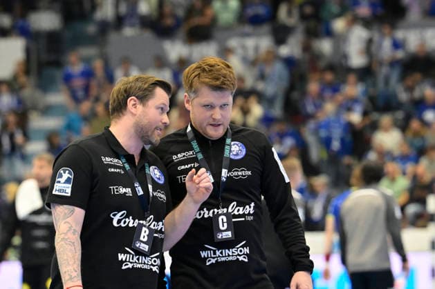 GER, 1 Daikin HBL , BHC06, VFL Gummersbach vs BHC06 5 12 2025, Gummersbach, Schwalbe Arena, GER, 1 Daikin HBL25 26, 14 Matchday VFL Gummersbach vs BHC06 1 Liqui Moly HBL regulations prohibit any use of photographs as image sequences and or quasi video in the picture Coach Arnor Thor Gunnarsson Bergischer HC and Coach Markus Puetz BHC NordphotoxGmbHx xFreund nph00018