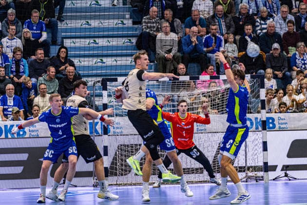 Daikin Handball Bundesliga, VfL Gummersbach Bergischer Handballclub 06 05 12 2025 Ellidi Vidarsson VfL Gummersbach, 4 , Dominik Kuzmanovi VfL Gummersbach, 1 , Julian Köster VfL Gummersbach, 7 , Daikin Handball Bundesliga, VfL Gummersbach Bergischer Handballclub 06 05 12 2025 Copyright: xBEAUTIFULxSPORTS Erlhofx