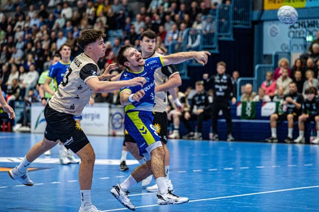 Daikin Handball Bundesliga, VfL Gummersbach Bergischer Handballclub 06 05 12 2025 Soeren Steinhaus, Bergischer Handball Club 06 53 , João Gomes VfL Gummersbach, 3 , Daikin Handball Bundesliga, VfL Gummersbach Bergischer Handballclub 06 05 12 2025 Copyright: xBEAUTIFULxSPORTS Erlhofx