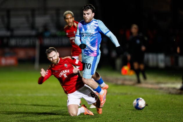 Salford City v Leyton Orient Emirates FA Cup Oliver Turton of Salford City and Aaron Connolly of Leyton Orient during the Emirates FA Cup match at Peninsula Stadium, Salford 05 12 2025 UK Newspapers OUT Copyright: xMaxxTomlinsonx FIL-22591-0126