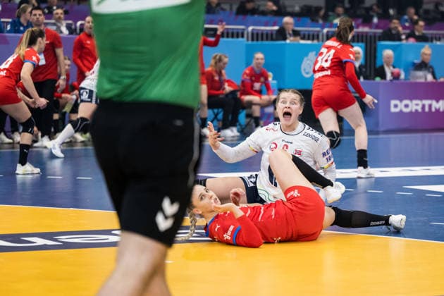 251205 Maren Aardahl of Norway reacts during the 2025 IHF Women™s World Championship handball match between Czech Republic and Norway on December 5, 2025 in Dortmund Photo Emma Wallskog BILDBYRAN COP 320 EW0604 handball handball handball handball handball bbeng vm handball vm handbolls vm ihf handball world championship world handball championship 2025 world championship 2025 czech republic norway norway czech republic dam bbeng norway  Copyright: EMMAxWALLSKOG BB251205EW136