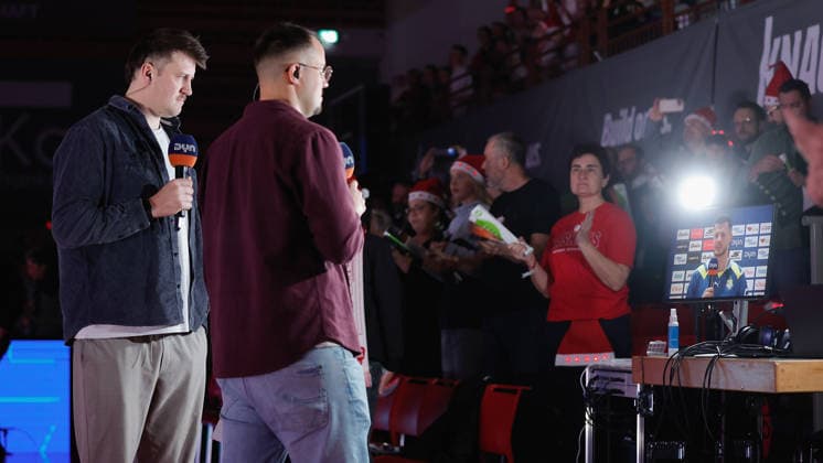 In the picture The DYN presenters from left Tim Eisenberger and Florian von Stackelberg 05 12 2025, Basketball, Fitness First Wuerzburg Baskets vs EWE Baskets Oldenburg, easyCredit BBL, Matchday 9, Germany, Wuerzburg, tectake Arena, Copyright: HMBxMedia xJulienxBecker