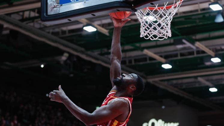 In the picture Eddy Edigin Wuerzburg Baskets, 27 05 12 2025, Basketball, Fitness First Wuerzburg Baskets vs EWE Baskets Oldenburg, easyCredit BBL, 9 Matchday, Germany, Wuerzburg, tectake Arena, Copyright: HMBxMedia xJulienxBecker