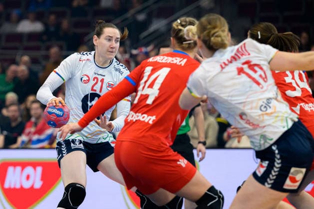 Handball, Womens World Championship, Czech Republic Norway Ingvild Bakkerud Norway , Kamila Kordovska Czech Republic , Vilde Ingstad Norway Dortmund Hotel Nordrhein Westfalen Germany