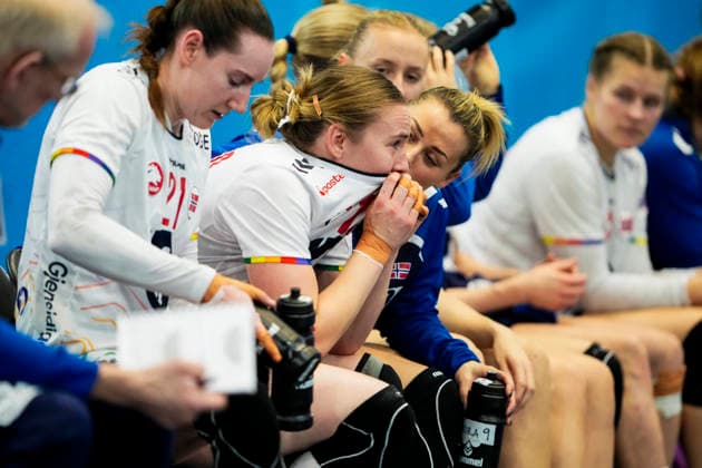 Women s Handball World Championship 2025 Czech Republic Norway Dortmund, Germany 20251205 Norway s Vilde Mortensen Ingstad cries during the intermediate round of the Women s Handball World Championship between the Czech Republic and Norway in the Westfalenhalle Photo Beate Oma Dahle NTB Dortmund Germany EDITORIAL USE ONLY RESTRICTED USE FOR BETTING COMPANIES  Copyright: xBeatexOmaxDahlex xNTBx