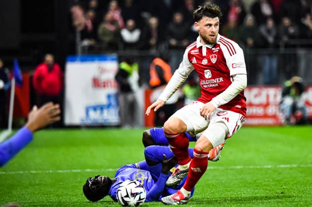 FOOTBALL : Stade Brestois 29 vs AS Monaco - Ligue 1 - JournÃ e 15 - 05 12 2025 Hugo Magnetti (Stade Brestois) BrestFrance  Copyright: xBaptistexAutissierx