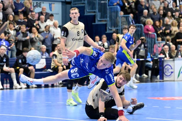 GER, 1 Daikin HBL , BHC06, VFL Gummersbach vs BHC06 5 12 2025, Gummersbach, Schwalbe Arena, GER, 1 Daikin HBL25 26, 14 Matchday VFL Gummersbach vs BHC06 1 Liqui Moly HBL regulations prohibit any use of photographs as image sequences and or quasi video in the picture Ellidi Vidarsson VFL Gummersbach 4 at the circle NordphotoxGmbHx xFreund nph00018