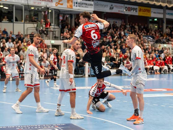 Maximilian Jaeger HSG Nordhorn Lingen, 06 on goal throw HSG Nordhorn Lingen vs TuS Ferndorf, Handball, 2 Bundesliga, Matchday 14, Season 2025 2026, 05 12 2025 HSG Nordhorn Lingen vs TuS Ferndorf, Handball, 2 Bundesliga, Matchday 14, Season 2025 2026, 05 12 2025 Nordhorn Copyright: xEibner-Pressefoto DamianxKruczynx EP_DKI