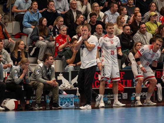 Ceven Klatt TuS Ferndorf, Coach is angry HSG Nordhorn Lingen vs TuS Ferndorf, Handball, 2 Bundesliga, Matchday 14, Season 2025 2026, 05 12 2025 HSG Nordhorn Lingen vs TuS Ferndorf, Handball, 2 Bundesliga, Matchday 14, Season 2025 2026, 05 12 2025 Nordhorn Copyright: xEibner-Pressefoto DamianxKruczynx EP_DKI