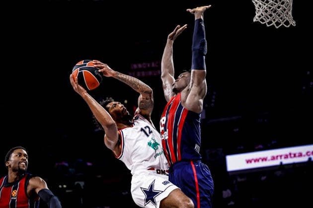 Armoni Brooks Kosner Baskonia Vitoria-Gasteiz - EA7 Emporio Armani Olimpia Milano Euroleague 2025-26 Round 14 Vitoria-Gasteiz, 04 12 2025 Foto MarcoBrondi CIAMILLO-CASTORIA Vitoria-Gasteiz Fernando Buesa Arena Paesi Baschi Spagna  Copyright: xMarcoxBrondix
