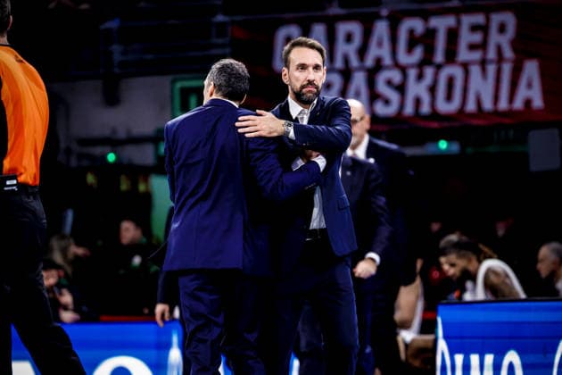 Giuseppe Poeta, Paolo Galbiati Kosner Baskonia Vitoria-Gasteiz - EA7 Emporio Armani Olimpia Milano Euroleague 2025-26 Round 14 Vitoria-Gasteiz, 04 12 2025 Foto MarcoBrondi CIAMILLO-CASTORIA Vitoria-Gasteiz Fernando Buesa Arena Paesi Baschi Spagna  Copyright: xMarcoxBrondix