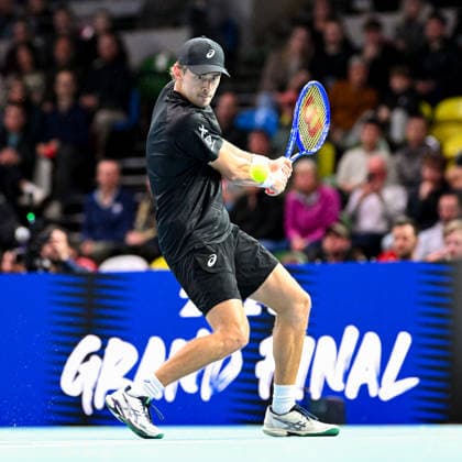 THE DEMON Alex de Minaur (seeded 1) takes on MANNA Adrian Mannarino and wins 3-1 during the UTS London Grand Final 2025 at the Copper Box Arena, London, United Kingdom on 5 December 2025. Copyright: xPhilxHutchinsonx 44340003