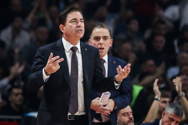 Crvena Zvezda v Barcelona - EuroLeague BELGRADE, SERBIA - DECEMBER 5: Head coach of Barcelona Xavier Pascual gives tactics during EuroLeague round 14 basketball match between Crvena Zvezda and Barcelona at Beogradska Arena in Belgrade, Serbia on December 5, 2025. Filip Stevanovic Anadolu Belgrade Serbia. Editorial use only. Please get in touch for any other usage.  Copyright: x2025xAnadoluxFilipxStevanovicx