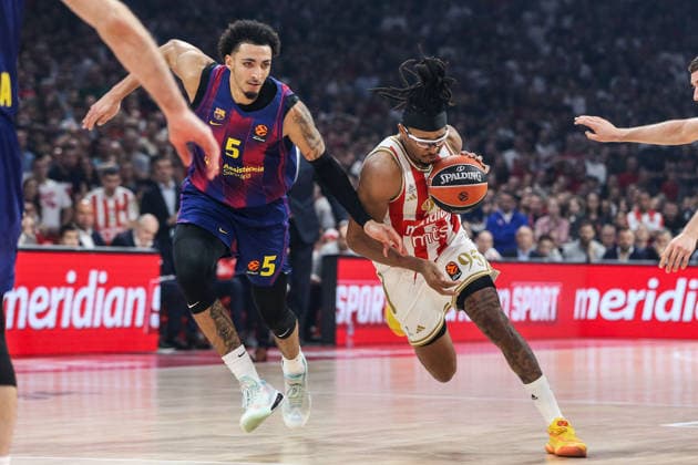 Crvena Zvezda v Barcelona - EuroLeague BELGRADE, SERBIA - DECEMBER 5: Chima Moneke (95) of Crvena Zvezda in action against Miles Norris (5) of Barcelona during EuroLeague round 14 basketball match between Crvena Zvezda and Barcelona at Beogradska Arena in Belgrade, Serbia on December 5, 2025. Filip Stevanovic Anadolu Belgrade Serbia. Editorial use only. Please get in touch for any other usage.  Copyright: x2025xAnadoluxFilipxStevanovicx