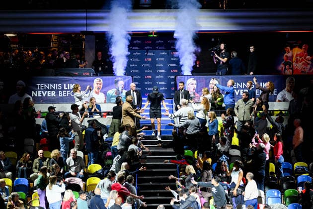 THE DEMON Alex de Minaur (seeded 1) arrives on the court during the UTS London Grand Final 2025 at the Copper Box Arena, London, United Kingdom on 5 December 2025. Copyright: xPhilxHutchinsonx 44340046
