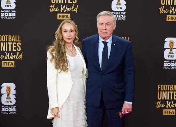 Red Carpet FIFA World Cup, WM, Weltmeisterschaft, Fussball Final Draw at The John F. Kennedy Center in Washington DC. (SPO) Red Carpet FIFA World Cup Final Draw at The John F. Kennedy Center in Washington DC. December 5, 2025, Washington DC, Maryland, USA: Brazilian coach Carlo Ancelotti and wife at the red carpet during the FIFA World Cup Final Draw which is taking place on Friday (5) with the presence of my famous artists and sports dignitaries from around the world . Credit: Niyi Fote Thenews2 (Foto: Niyi Fote Thenews2 imago images) SPO  Copyright: xbriantxmendezx