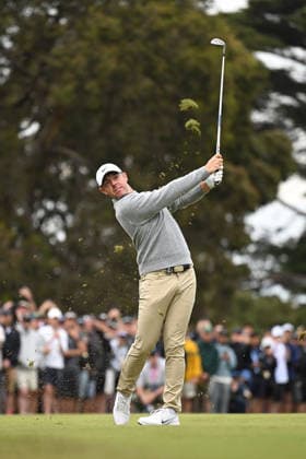GOLF AUSTRALIAN OPEN, Northern Ireland s Rory McIlroy plays a shot on the 1st hole during round three of the Australian Open Golf tournament at the Royal Melbourne Golf Club in Melbourne, Saturday, December 6, 2025. ( NO ARCHIVING, EDITORIAL USE ONLY MELBOURNE VICTORIA AUSTRALIA  Copyright: xJAMESxROSSx 20251206129031875074