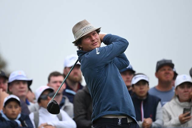 GOLF AUSTRALIAN OPEN, Tapio Pulkkanen of Finland looks on after teeing off on the 3rd hole during round three of the Australian Open Golf tournament at the Royal Melbourne Golf Club in Melbourne, Saturday, December 6, 2025. ( NO ARCHIVING, EDITORIAL USE ONLY MELBOURNE VICTORIA AUSTRALIA  Copyright: xJAMESxROSSx 20251206184743828232