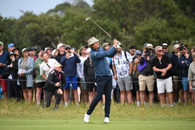 GOLF AUSTRALIAN OPEN, Tapio Pulkkanen of Finland looks on after playing his second shot on the 1st hole during round three of the Australian Open Golf tournament at the Royal Melbourne Golf Club in Melbourne, Saturday, December 6, 2025. ( NO ARCHIVING, EDITORIAL USE ONLY MELBOURNE VICTORIA AUSTRALIA  Copyright: xJAMESxROSSx 20251206186929198332