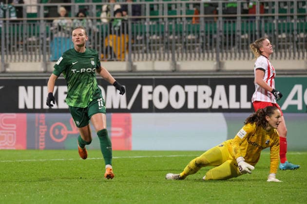 05 12 2025, xgrfx, Soccer Google Pixel Women Bundesliga, VfL Wolfsburg SC Freiburg v l Goal, Alexandra Popp VfL Wolfsburg DFL DFB REGULATIONS PROHIBIT ANY USE OF PHOTOGRAPHS as IMAGE SEQUENCES and or QUASI VIDEO Wolfsburg
