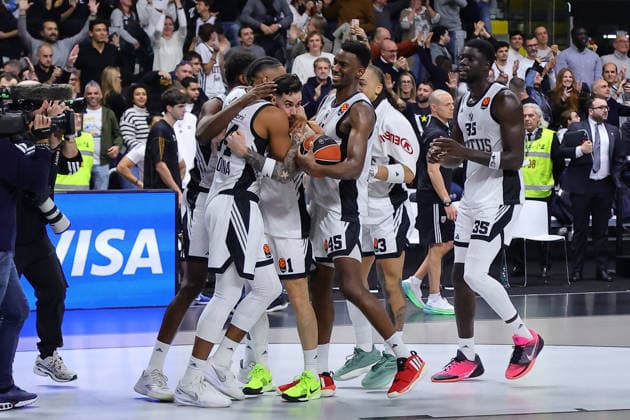 BASKET - Euroleague - Virtus Bologna vs Dubai Basketball festa finale virtus during Virtus Bologna vs Dubai Basketball, Basketball Euroleague match in Bologna, Italy, December 05 2025 Bologna Italy  Copyright: xIPAxSport ABACAx