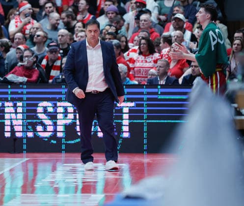 In the picture from left Head Coach Sasa Filipovski Wuerzburg Baskets and Alen Pjanic Wuerzburg Baskets, 35 05 12 2025, Basketball, Fitness First Wuerzburg Baskets vs EWE Baskets Oldenburg, easyCredit BBL, Matchday 9, Germany, Wuerzburg, tectake Arena, Copyright: HMBxMedia xJulienxBecker