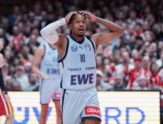 In the picture James Woodard EWE Baskets Oldenburg 05 12 2025, Basketball, Fitness First Wuerzburg Baskets vs EWE Baskets Oldenburg, easyCredit BBL, Matchday 9, Germany, Wuerzburg, tectake Arena, Copyright: HMBxMedia xJulienxBecker