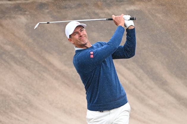 GOLF AUSTRALIAN OPEN, Adam Scott of Australia plays a shot out of a bunker on the 3rd hole during round three of the Australian Open Golf tournament at the Royal Melbourne Golf Club in Melbourne, Saturday, December 6, 2025. ( NO ARCHIVING, EDITORIAL USE ONLY MELBOURNE VICTORIA AUSTRALIA  Copyright: xJAMESxROSSx 20251206199962088930
