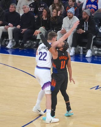 New York Knicks vs Utah Jazz - NBA, Basketball Herren, USA NEW YORK, UNITED STATES - DECEMBER 5: Kyle Filipowski (22) of Utah Jazz in action during the NBA game between the New York Knicks and the Utah Jazz at Madison Square Garden in New York, United States on December 5, 2025. Selcuk Acar Anadolu New York United States. Editorial use only. Please get in touch for any other usage.  Copyright: x2025xAnadoluxSelcukxAcarx