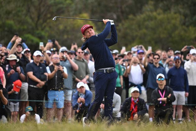 GOLF AUSTRALIAN OPEN, Cam Smith of Australia plays a shot on the 18th hole during round three of the Australian Open Golf tournament at the Royal Melbourne Golf Club in Melbourne, Saturday, December 6, 2025. ( NO ARCHIVING, EDITORIAL USE ONLY MELBOURNE VICTORIA AUSTRALIA  Copyright: xJAMESxROSSx 20251206157602270446