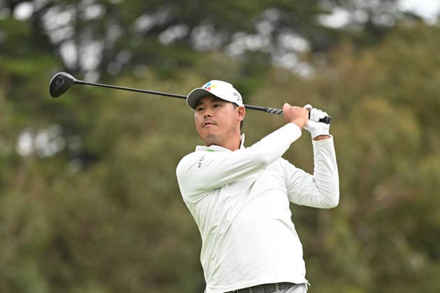 GOLF AUSTRALIAN OPEN, Si Woo Kim of South Korea plays a shot on the fairway of the 17th hole during round three of the Australian Open Golf tournament at the Royal Melbourne Golf Club in Melbourne, Saturday, December 6, 2025. ( NO ARCHIVING, EDITORIAL USE ONLY MELBOURNE VICTORIA AUSTRALIA  Copyright: xJAMESxROSSx 20251206176349267080