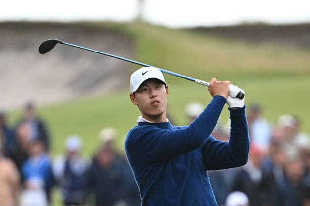 GOLF AUSTRALIAN OPEN, Wenyi Ding of China plays a shot from the fairway on the 17th hole during round three of the Australian Open Golf tournament at the Royal Melbourne Golf Club in Melbourne, Saturday, December 6, 2025. ( NO ARCHIVING, EDITORIAL USE ONLY MELBOURNE VICTORIA AUSTRALIA  Copyright: xJAMESxROSSx 20251206192882326320