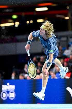 RUBLO Andrey Rublev (seeded 4) takes on THE AIR MACHETE Tomas Machac takes on during the UTS London Grand Final 2025 at the Copper Box Arena, London, United Kingdom on 5 December 2025. Copyright: xPhilxHutchinsonx 44340052