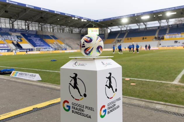 Google Pixel Womens Bundesliga FC Carl Zeiss Jena vs SV Werder Bremen Jena 06 12 2025 Matchball FC Carl Zeiss Jena vs SV Werder Bremen Google Pixel Womens Bundesliga FC Carl Zeiss Jena vs SV Werder Bremen ad hoc arena at Ernst Abbe Sportfeld 06 12 2025 DFB REGULATIONS PROHIBIT ANY USE OF PHOTOGRAPHS AS IMAGE SEQUENCES AND OR QUASI VIDEO Copyright: xBEAUTIFULxSPORTS Duehringx