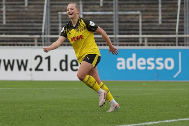 06 12 2025, xgrfx, Soccer Women Regionalliga West, Borussia Dortmund 1 FC Köln U21 v l Tor, Celina Baum Borussia Dortmund DFL DFB REGULATIONS PROHIBIT ANY USE OF PHOTOGRAPHS as IMAGE SEQUENCES and or QUASI VIDEO Dortmund