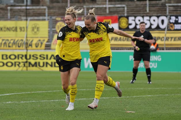 06 12 2025, xgrfx, Soccer Women Regionalliga West, Borussia Dortmund 1 FC Köln U21 v l Tor, Celina Baum Borussia Dortmund DFL DFB REGULATIONS PROHIBIT ANY USE OF PHOTOGRAPHS as IMAGE SEQUENCES and or QUASI VIDEO Dortmund