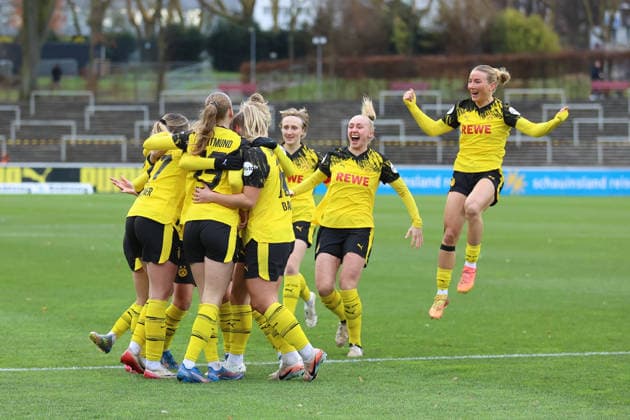 06 12 2025, Football, Women, Westfalenliga, Season 2025 2026, Borussia Dortmund vs 1 FC Koeln U21 at Stadion Rote Erde in Dortmund Germany Goal celebration for 1 0 by Celina Baum Borussia Dortmund, 18 Dortmund Stadion Rote Erde North Rhine-Westphalia Germany FZ