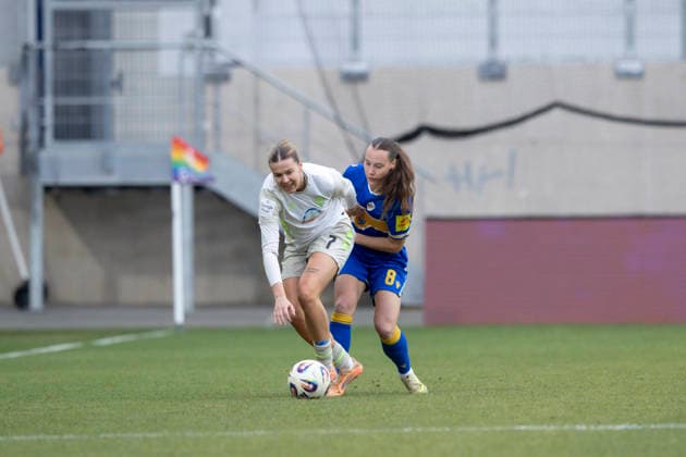 Google Pixel Womens Bundesliga FC Carl Zeiss Jena vs SV Werder Bremen Jena 06 12 2025 Larissa Mühlhaus 7 SV Werder Bremen vs Felicia Sophie Sträßer 8 FC Carl Zeiss Jena Google Pixel Womens Bundesliga FC Carl Zeiss Jena vs SV Werder Bremen ad hoc arena im Ernst Abbe Sportfeld 06 12 2025 DFB REGULATIONS PROHIBIT ANY USE OF PHOTOGRAPHS AS IMAGE SEQUENCES AND OR QUASI VIDEO Copyright: xBEAUTIFULxSPORTS Duehringx