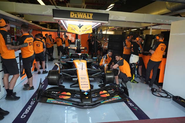 Formula 1 Etihad Airways Abu Dhabi Grand Prix 2025 06 12 2025, Yas Marina Circuit, Abu Dhabi, Formula 1 Etihad Airways Abu Dhabi Grand Prix 2025 , pictured Lando Norris GBR , McLaren F1 Team nordphotoxGmbHx xBratic nph00250